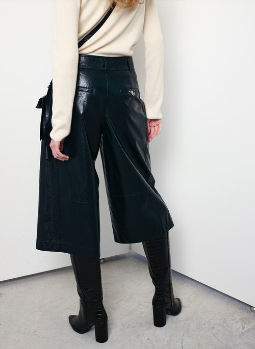 [소유진 착용] eco leather culotte pants (black)